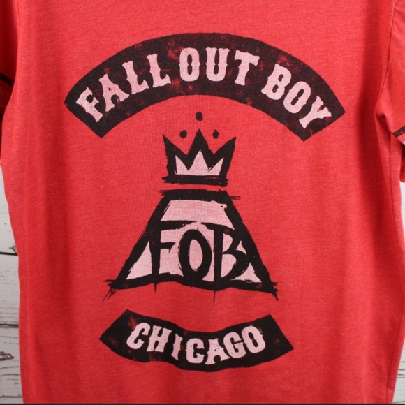 🌸4 for $25 FallOut Boy Chicago Tshirt size small - Picture 3 of 4